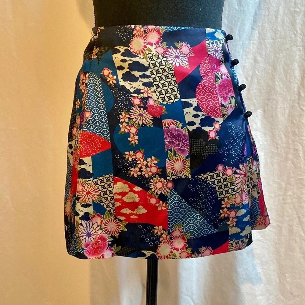 Zara PRINTED SATIN EFFECT MINI SKIRT Size XS- NWOT - Picture 2 of 4